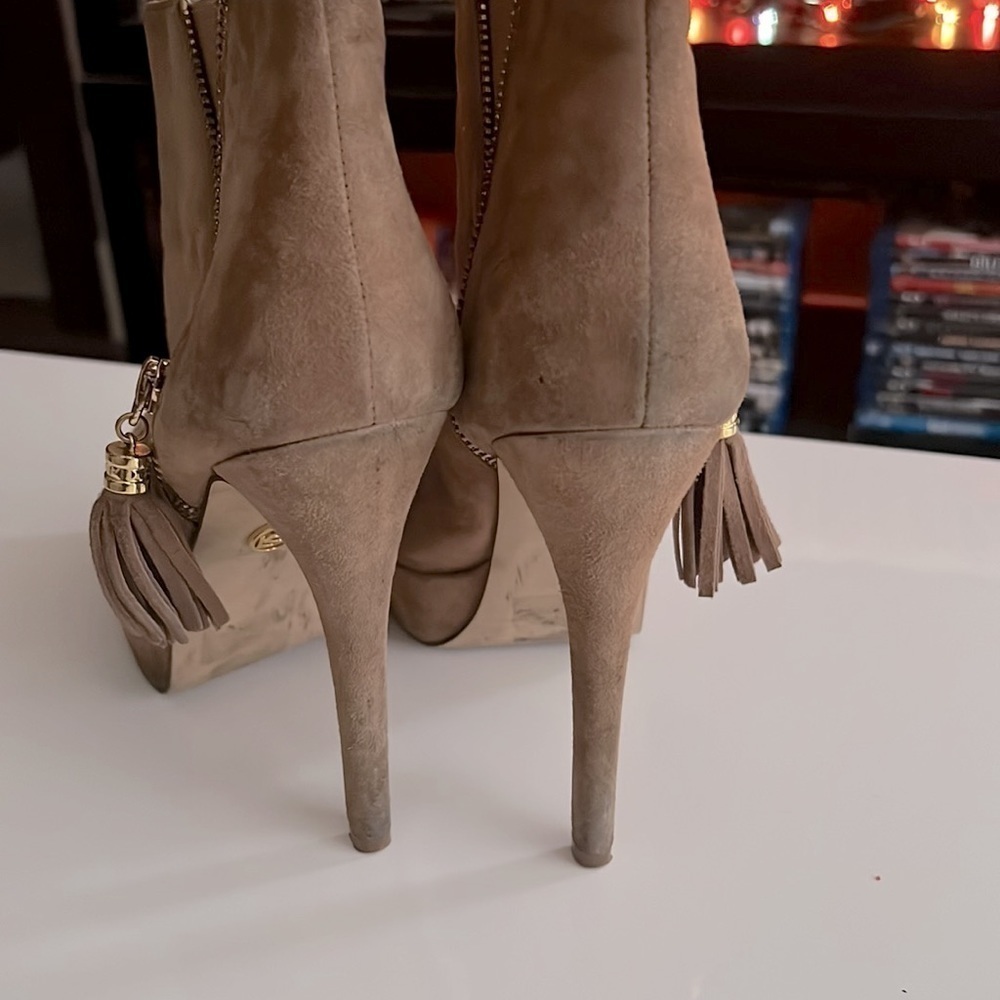 Gorgeous Bebe Camel/Taupe Beown Booties! Sky high & super cute! Sz 9